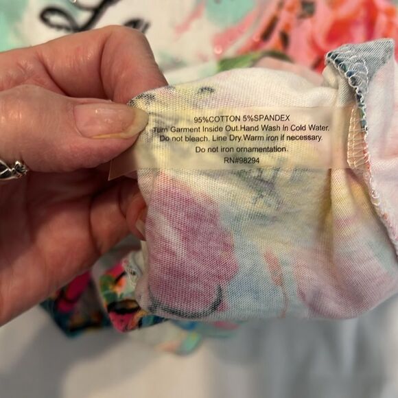 Onque casuals sz small 3/4 sleeve floral print Eiffel Tower embellished top EUC - Picture 8 of 13